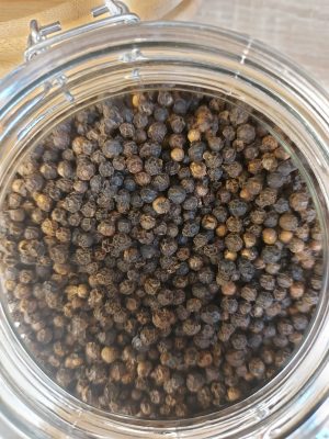Whole Black Peppercorns | Refillability